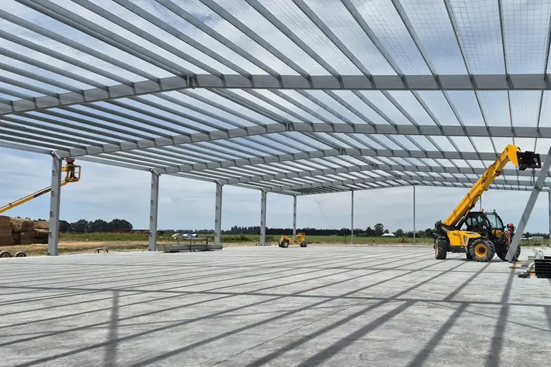 Quais indústrias são adequadas para o uso de edifícios fabris com estrutura de aço?